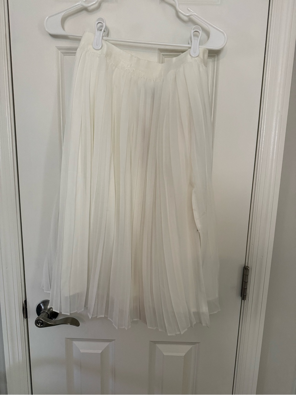 Edited Pieces White Pleated Midi Skirt